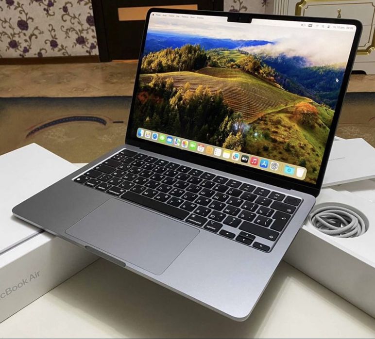 Продам Macbook air 13 m2 2022
