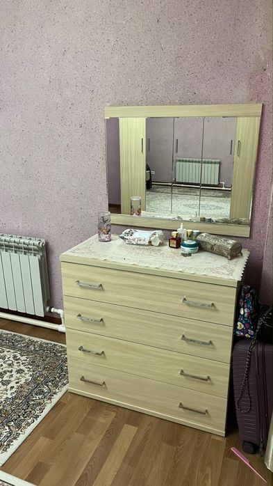 Продается Комод с зеркалом в отличном состоянии!