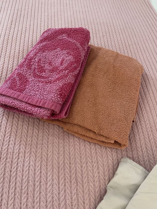 продам постельное, полотенца. Все за 1000 тг