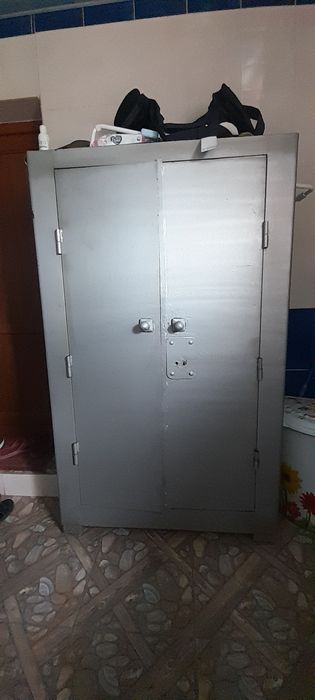 Металический шкаф