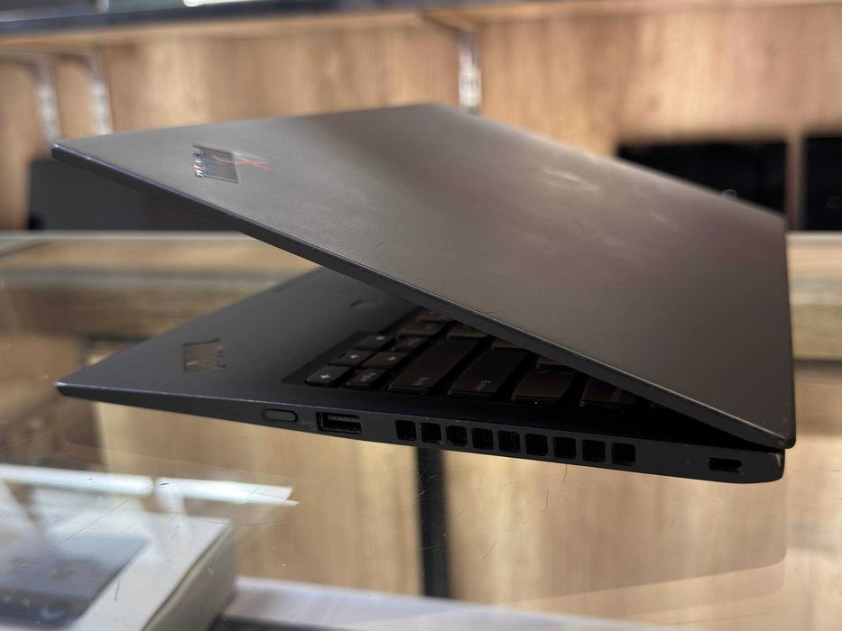 Lenovo ThinkPad X1 Carbon Gen 8 Core i5-10310U ram 8 ssd 256