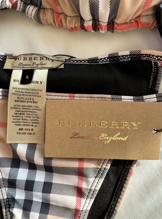 Burberry Costum De Baie
