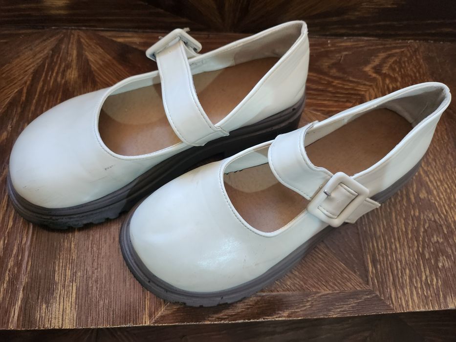 Модные Туфли молочные