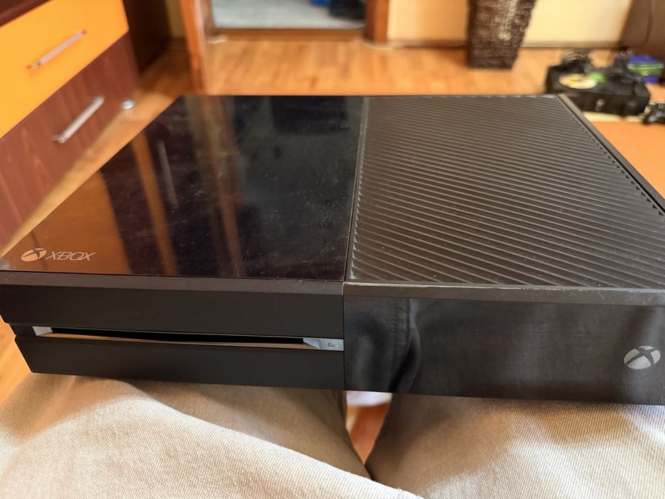 Consola Xbox One 1540 500 GB + Mortal Kombat