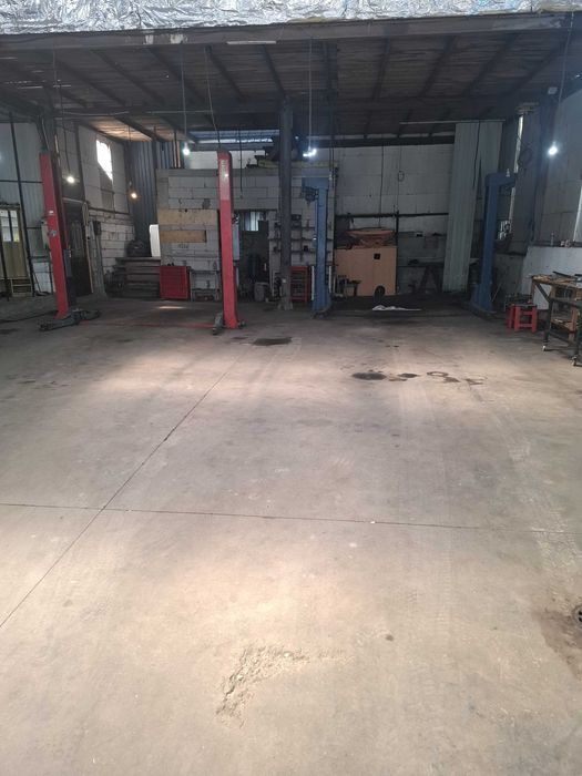 Inchiriez hala pentru service auto Bacau