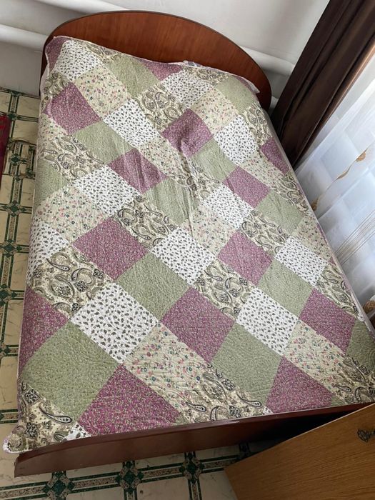 Кровать полутора спальный