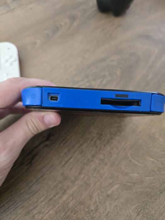 Vand doua Nintendo 2ds piese