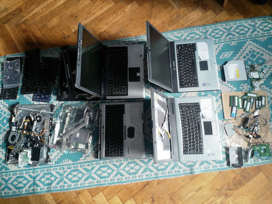 Lot piese laptop acer asus hp compaq averatec,rami,tastaturi,placi etc