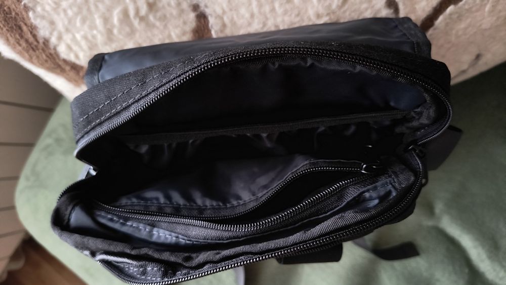 Продавам чанта за през рамо