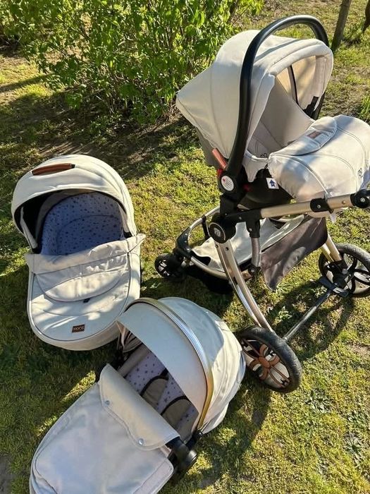 Продавам комбинирана количка 3в 1 Мони Polly