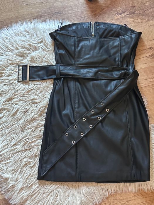 Кожена рокля, Bershka