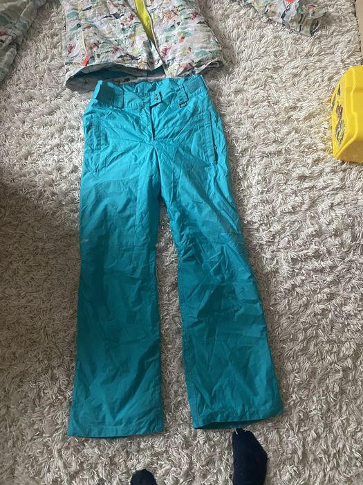 Costum sport de iarna ski sau snowboard