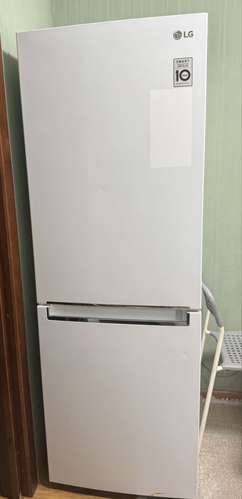 Продам Холодильник LG