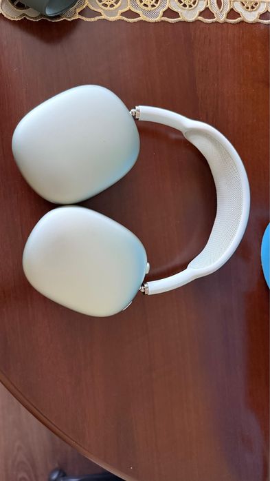 Продается Airpods Max цветом хаки, оргинальные