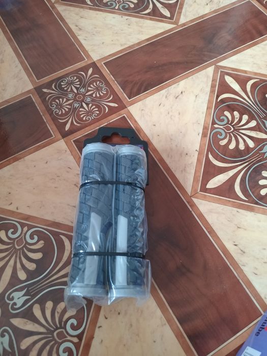 Продам грипсы новые