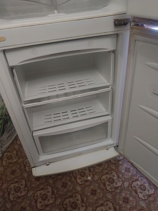 Продам холодильник