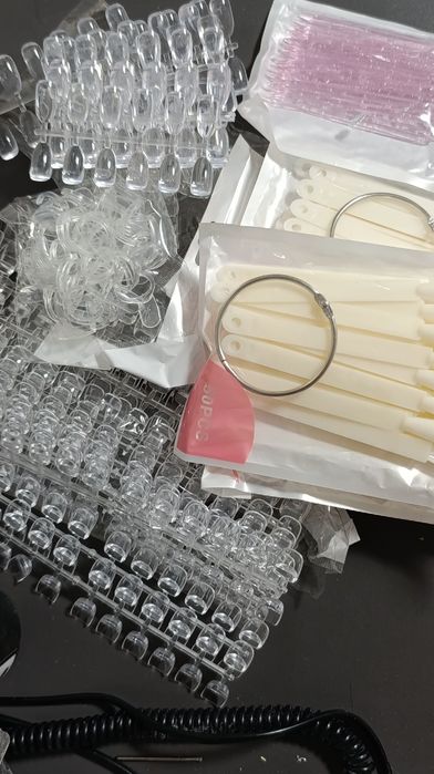 Большой набор для мастера маникюра.