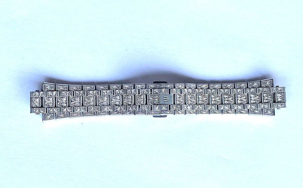 Ceas Maurice Lacroix AIKON Automatic gravat de mana, model unic AI6008-SS002-430-2