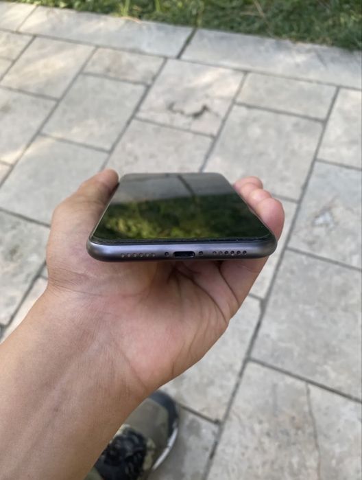 iPhone 11 black 128GB