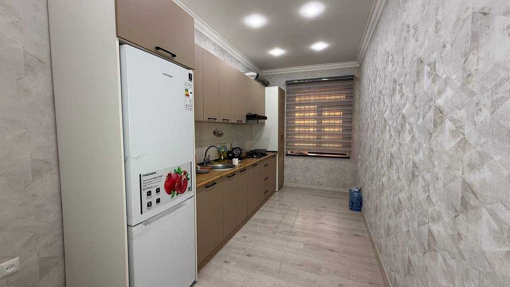 Калениский Баярин кафеси 1 қаватда 3 хонали квартира сотилади.ID:1553