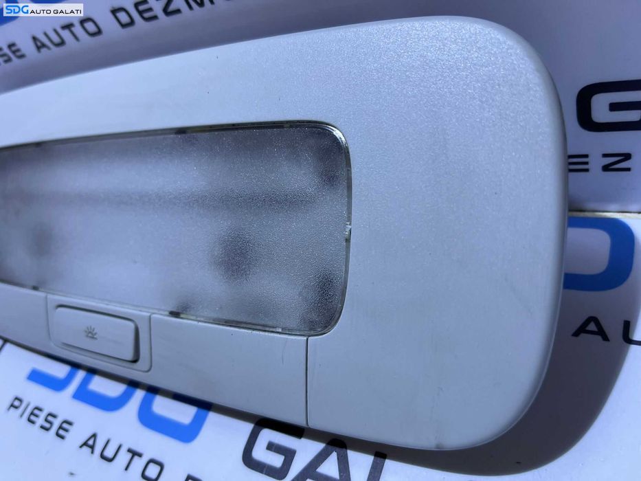 Plafoniera Lumini Lampa Iluminare Plafon Spate Pasager Volkswagen Jetta 2006 - 2011 Cod 1K0947291 [L8507]