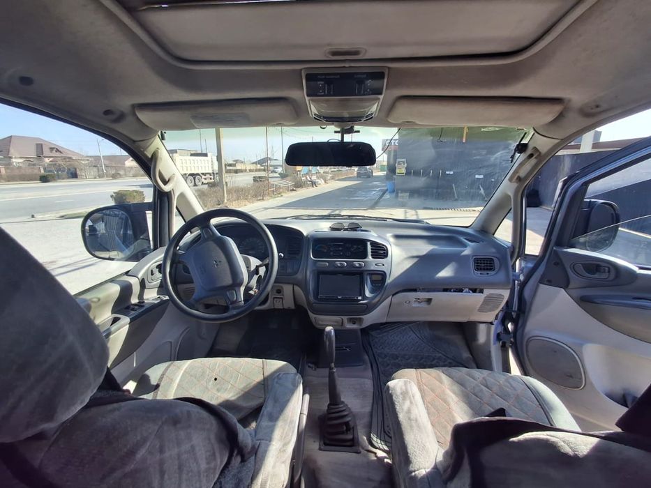 Делика срочна продаётся на ходу машина