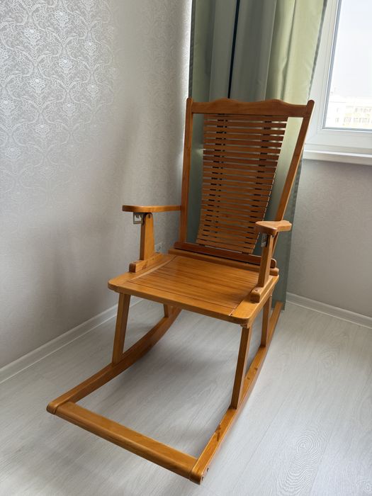 Кресло-качалка из дерево