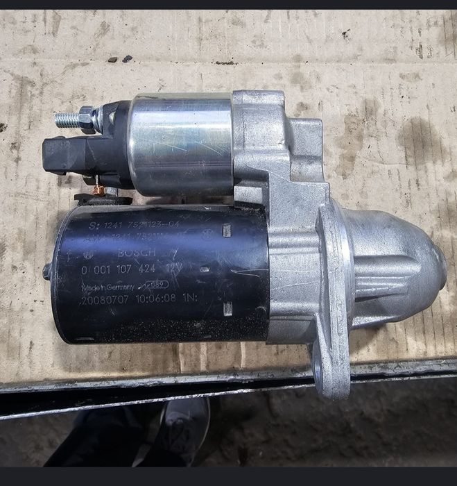 Продам стартер оригинальный для BMW