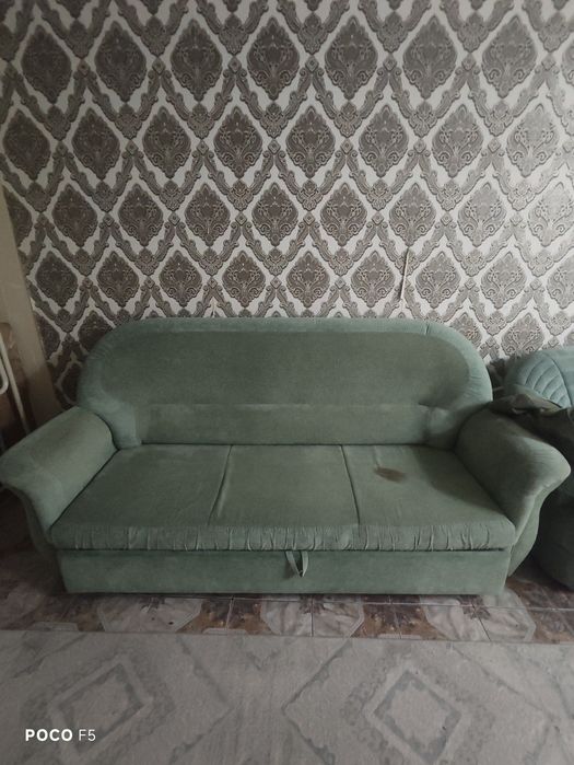Продам диван 2метра с 2мя креслами