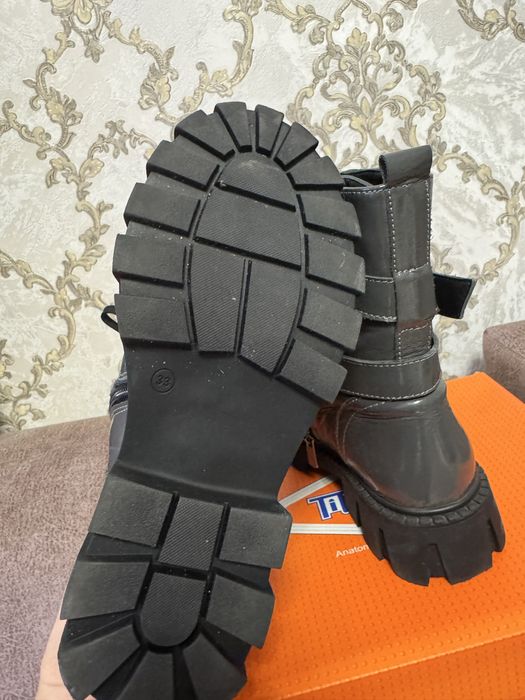 Продам детскую обувь для девочек-осень