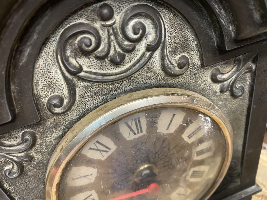 Настолен часовник Франция спелтър бароков стил кварц 1970