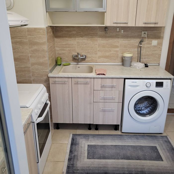 Апартамент 3 стаи обзаведен от собственик