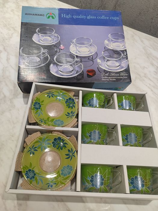 Стакан комплект с тарелками