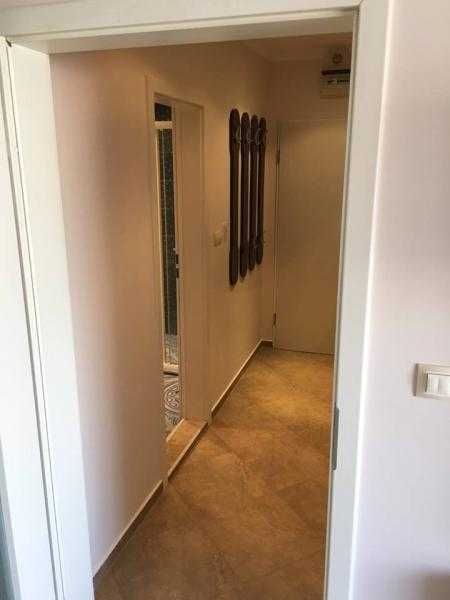 Дава се под наем Двустаен апартамент в Бургас, Център - 70 кв.м за 612 € - Снимка #5