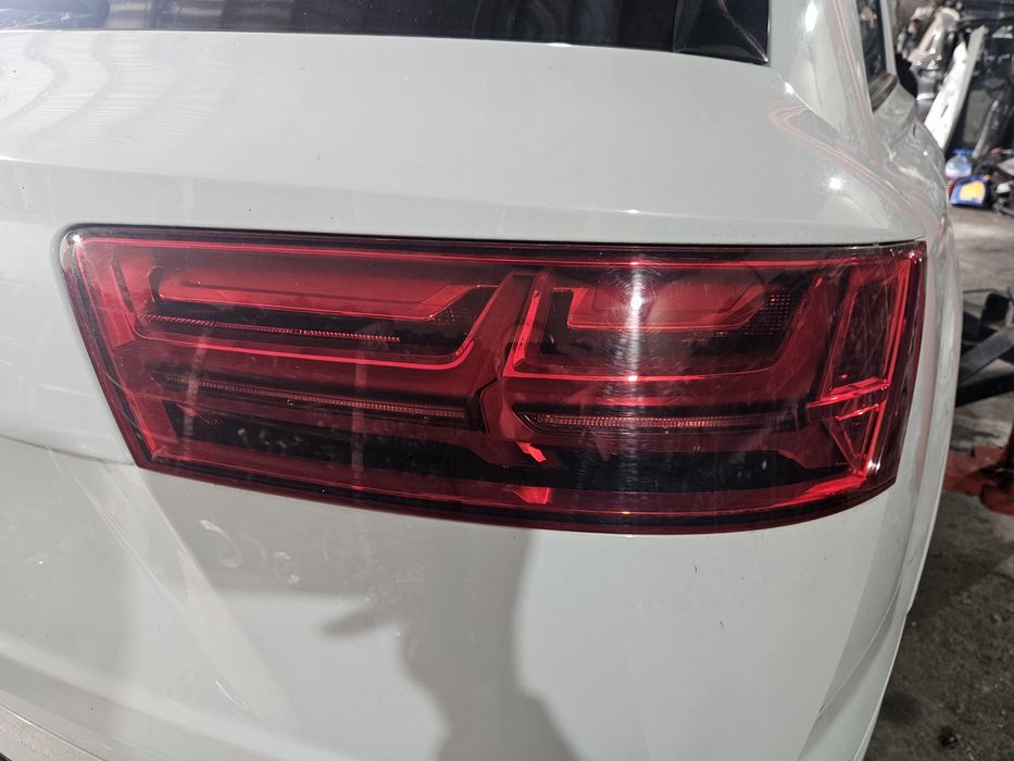 Десен стоп за Audi Q7 4m 2017г