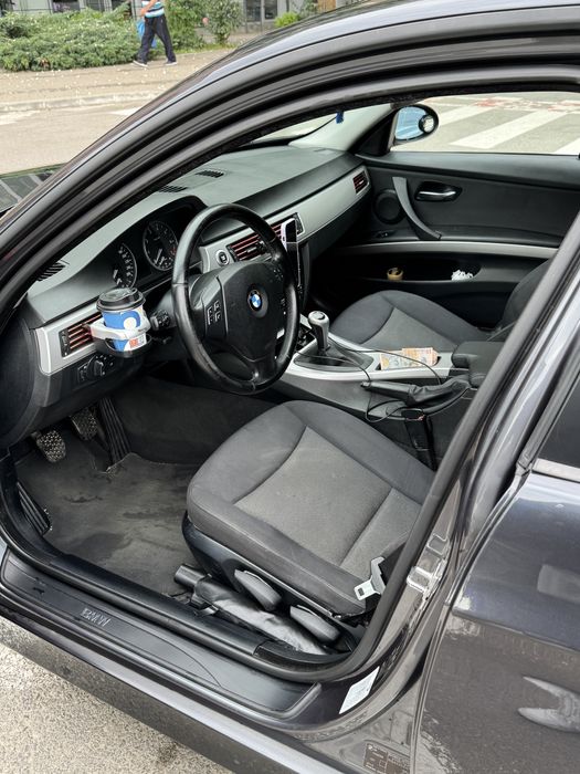 Bmw E90 328i  vand sau schimb