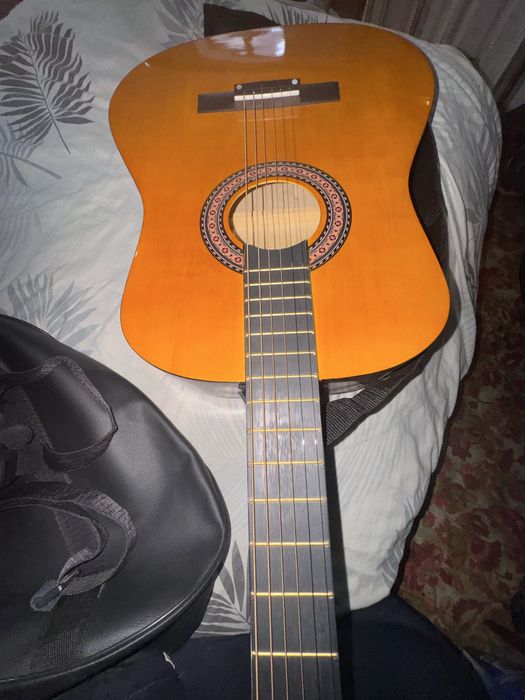 Gitara akaustic