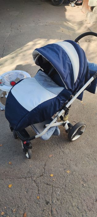 Продам детскую коляску avolux
