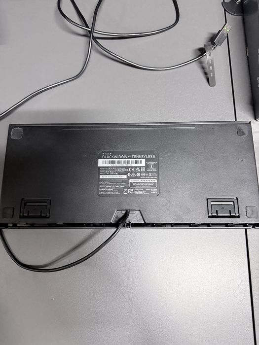 продается razer blackwidow v3