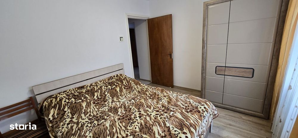 3 camere decomandate /centrala / mobilat / utilat / 2 bai / parcare /