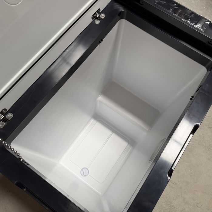 Frigider auto cu compresor smart cooler 75L , 12/24V , cu display LCD si bluetooth