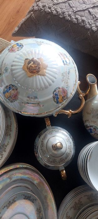 Продам  сервиз  "Мадонна"