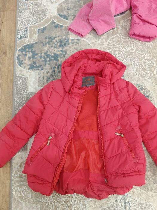Куртка кораллового цвета на девочку с капюшоном