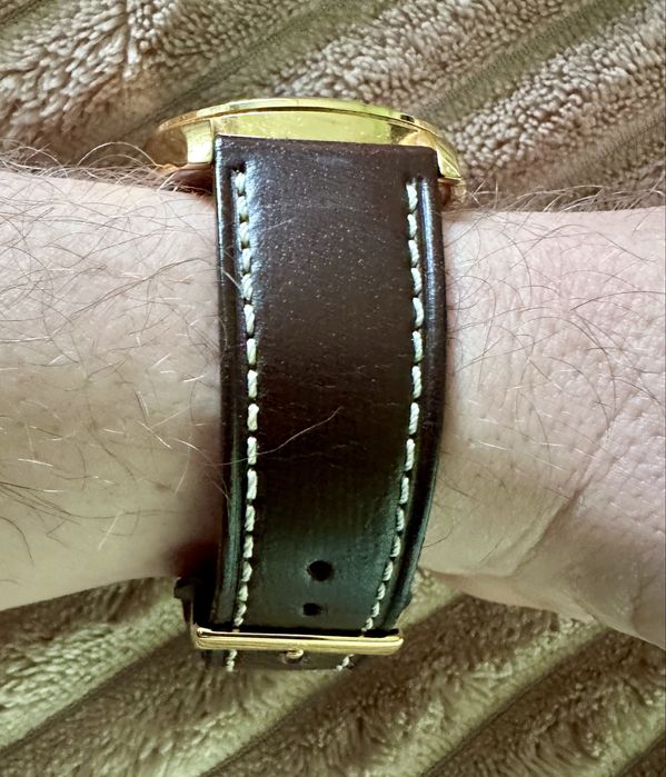 Vând ceas bărbătesc Victorinox Swiss Army Infantry auriu