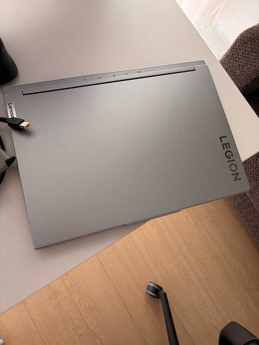 Laptop Gaming LENOVO Legion Slim 5 Ryzen 7 NVIDIA GeForce RTX 4060 8GB
