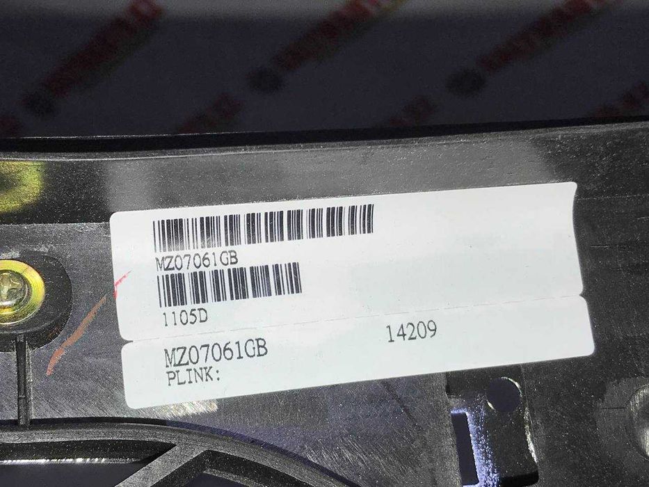 Решетка радиатор Mazda 626 98-MZ07061GB