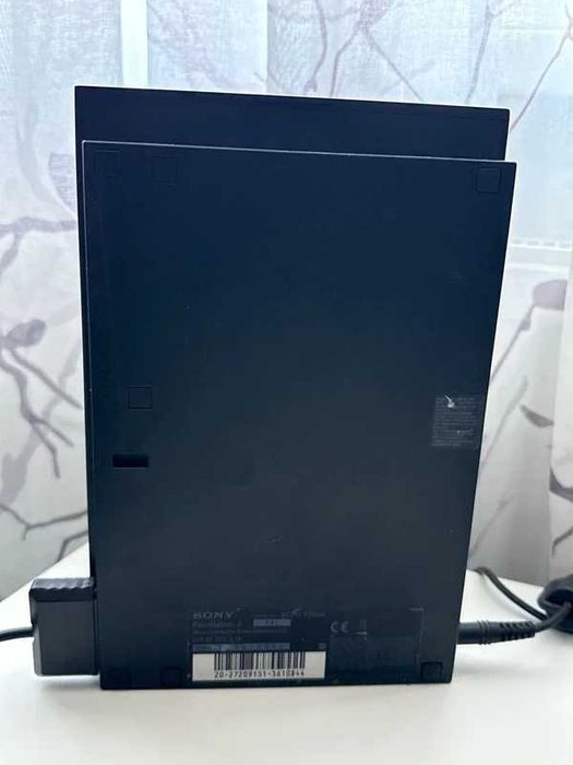 Sony PlayStation 2 + controller + cablu + alimentator