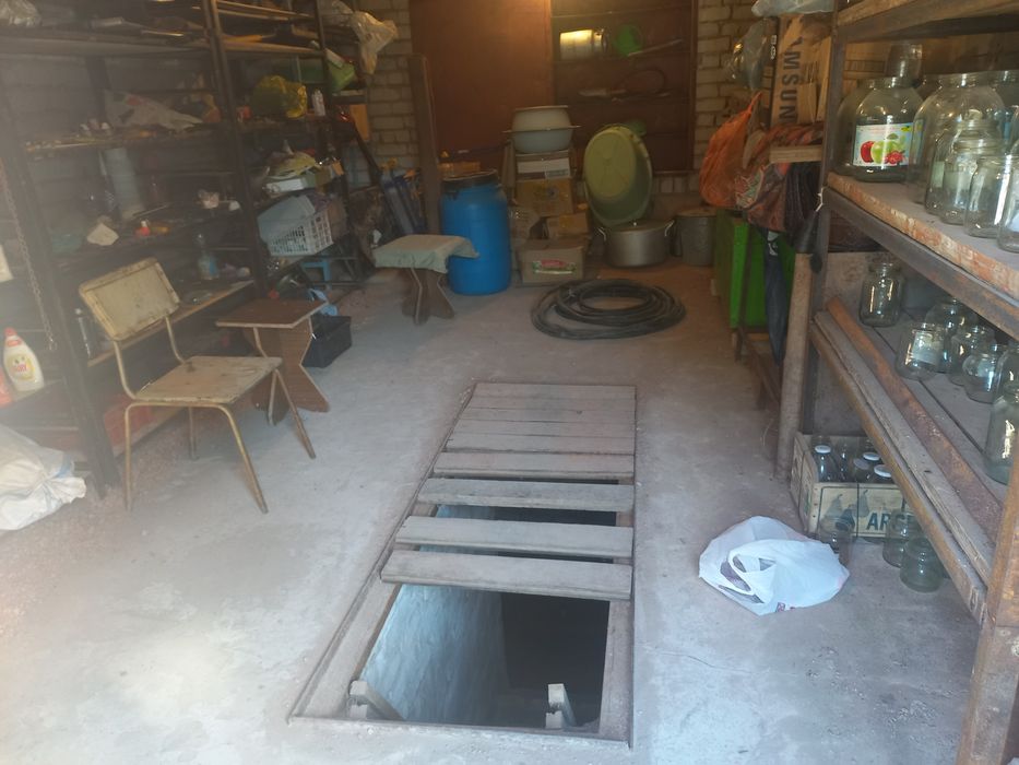 Гараж С погребом и смотровой ямой: 850 000 тг. - Продажа Актобе на Olx