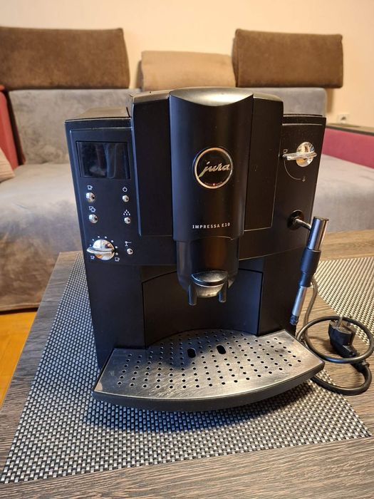 Кафемашина Jura Impressa E10