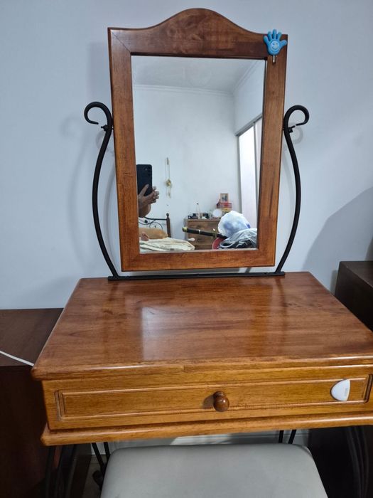 Зеркало.              пуфиком